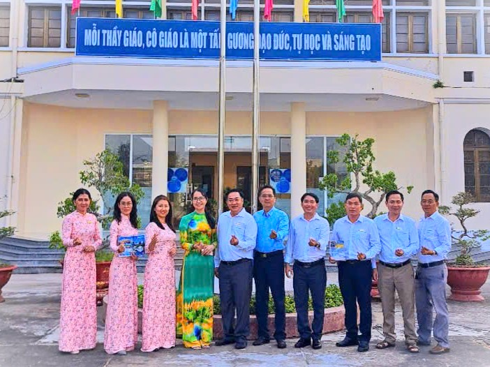 Khởi động hoạt động tư vấn tuyển sinh và hướng nghiệp năm 2025